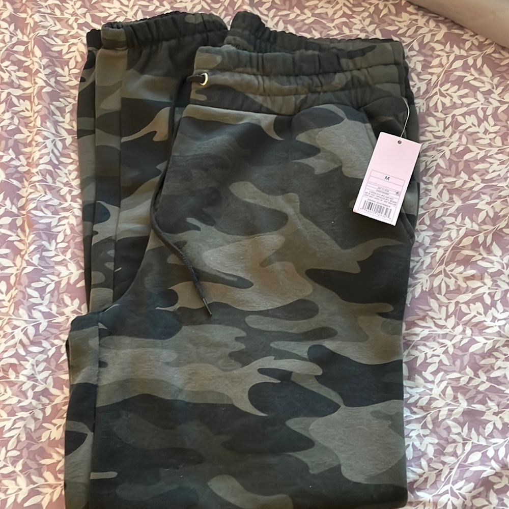 Women’s Camo Print High-Rise Vintage Jogger Sweatpants